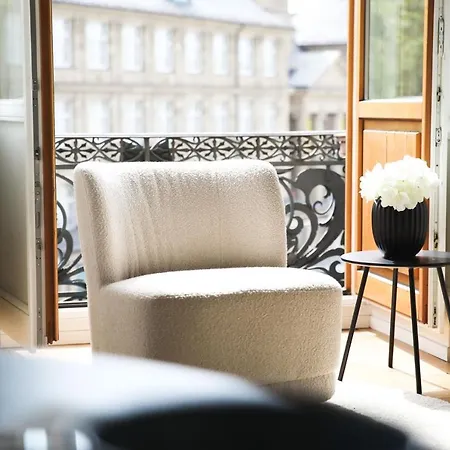 Palais Passy~Design Suite Mit Ausblick Im Zentrum Wiesbaden Esterno foto