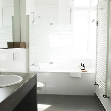 Palais Passy~Design Suite Mit Ausblick Im Zentrum Wiesbaden Esterno foto