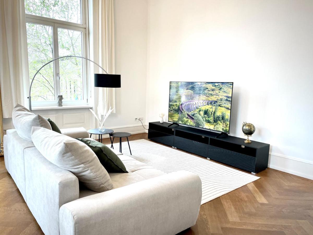 Apartment Palais Passy~design Mit Ausblick Im Zentrum Wiesbaden